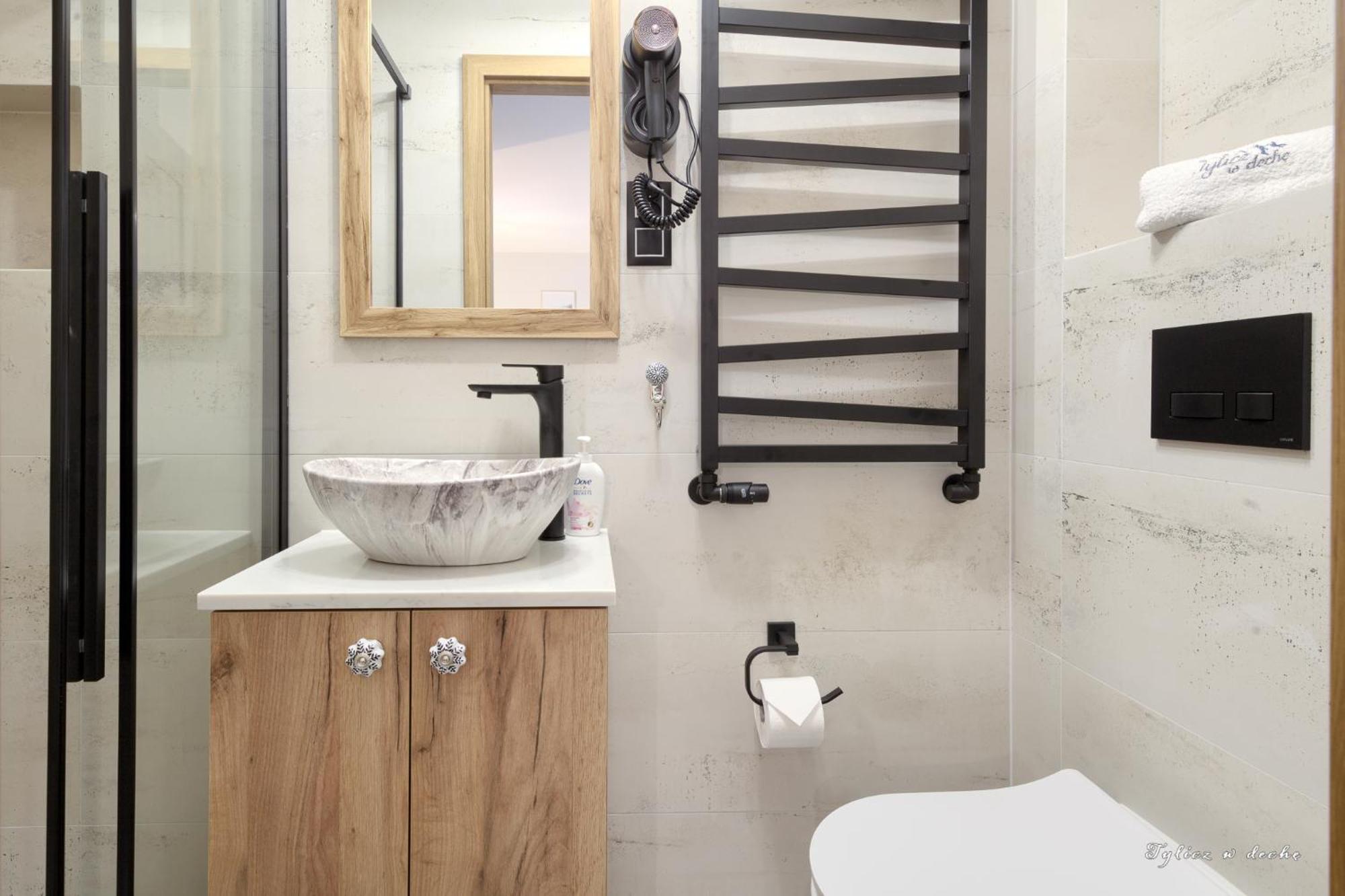 Tylicz W Deche Pokoje I Apartamenty 外观 照片