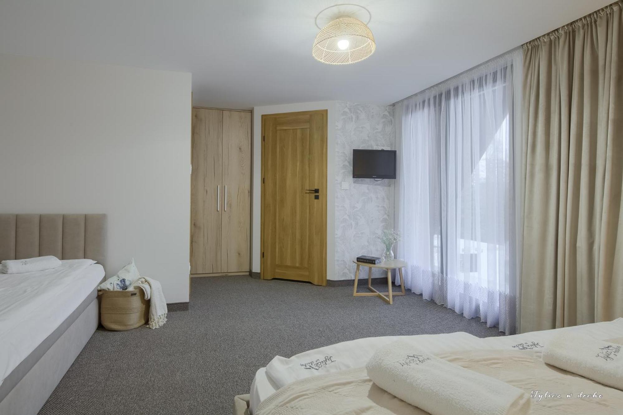 Tylicz W Deche Pokoje I Apartamenty 外观 照片